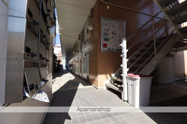 レオパレスソリティア青梅の玄関写真