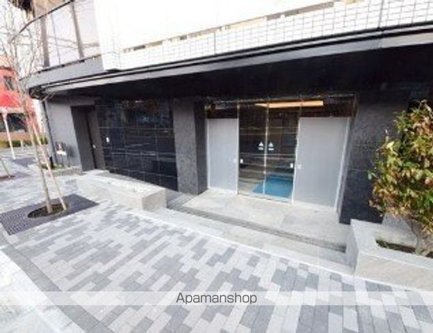 ラティエラ滝野川の玄関写真