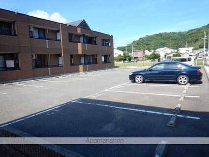 レジデンス城西Ⅱ[2LDK/54m2]の駐車場