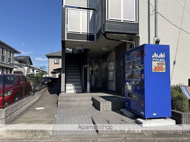 レオパレスヴァンメルベーユの玄関写真