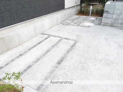 東京都東大和市上北台３丁目[1K/26.08m2]の駐車場