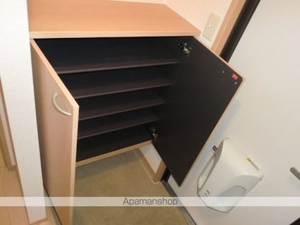 プランシェコート[2LDK/56.31m2]の玄関