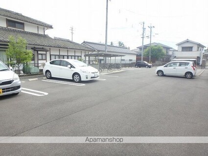 クリアネス・ボア　Ｂ[2LDK/57.21m2]の駐車場