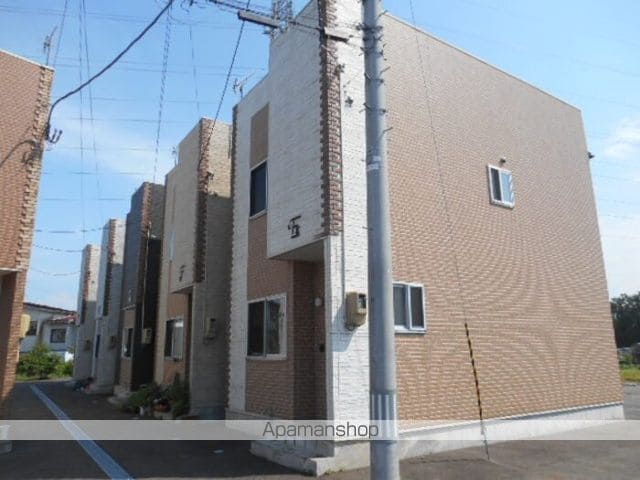 ラグナハウス B棟の外観写真