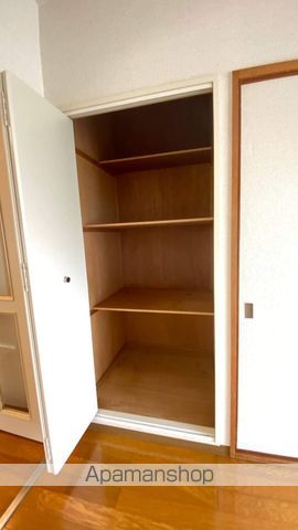 鹿の子台北ハイツ15号棟の内装写真