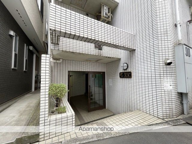 スカイコート向島の玄関写真