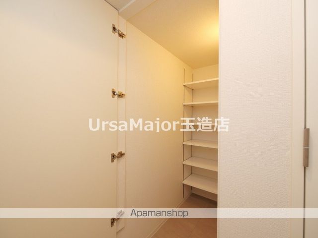 コンフォリア・リヴ大阪本町の内装写真