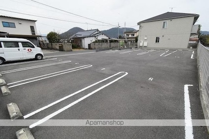 香川県高松市勅使町[1LDK/54.46m2]の駐車場