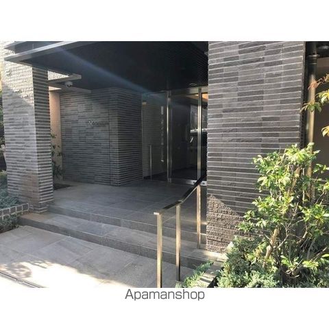 ザ・パークハビオ三軒茶屋テラスの玄関写真