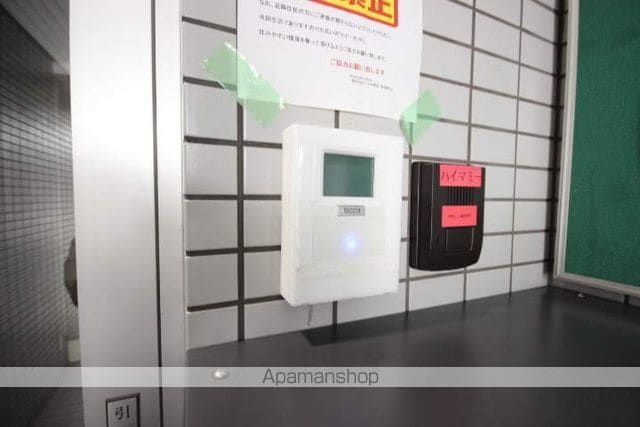 段原Oビルの玄関写真