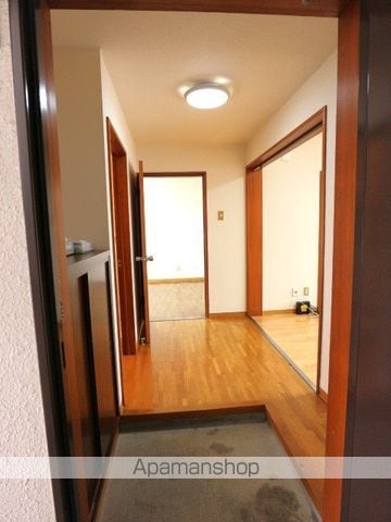 クリスタル12の玄関写真
