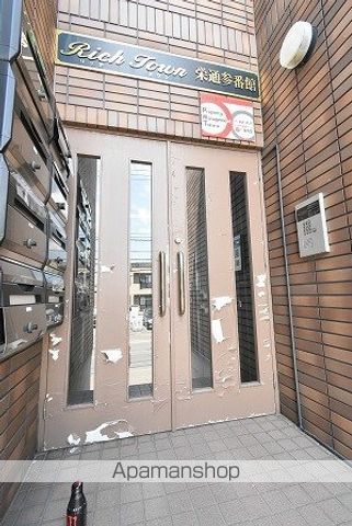 リッチタウン栄通参番館の玄関写真
