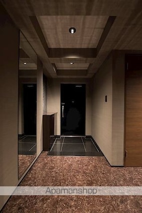 レジディア上目黒[3LDK/97.73m2]の玄関