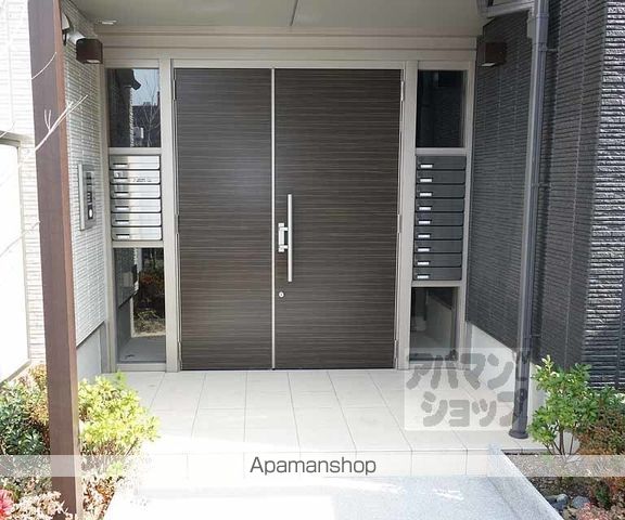 シャーメゾン花屋町の玄関写真