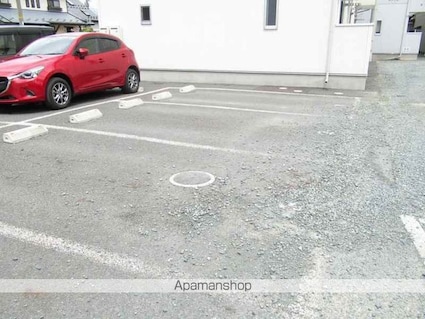 テアトルＣ棟[1R/26.42m2]の駐車場1