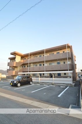 岡山県倉敷市真備町川辺[2DK/52.44m2]の駐車場2