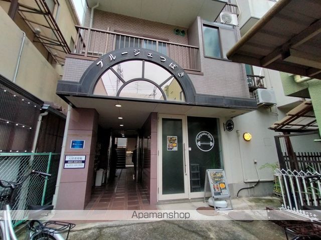ブルージェつばきの玄関写真