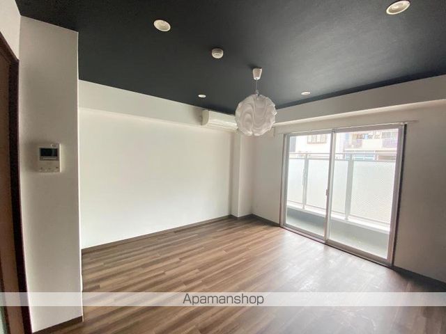 プレシャスタイム中野町[1K/25.08m2]のリビング・居間