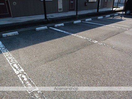 美宝　３[2DK/39.74m2]の駐車場