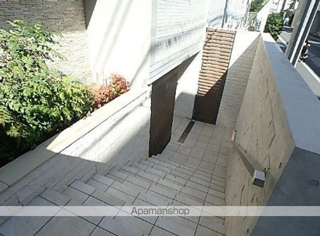 カスタリア本駒込の玄関写真