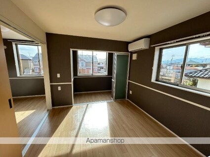 ドゥ　シェルポン[2LDK/53.8m2]のリビング・居間1