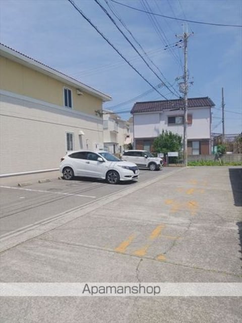メゾン　フローラ　Ｂ棟[2DK/50.42m2]の駐車場