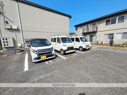コーポ岡部　Ｂ棟[3K/41.77m2]の駐車場