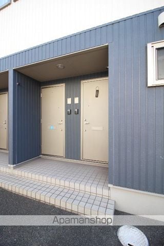 ボア・ラヴィーヌFの玄関写真