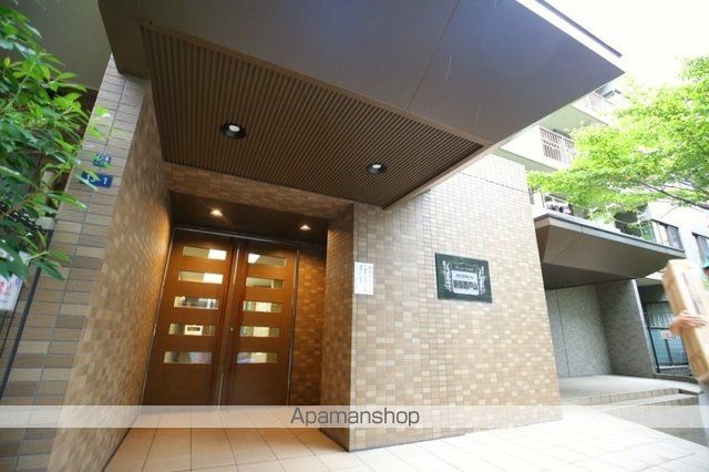 メゾンエクレーレ新宿西戸山の玄関写真
