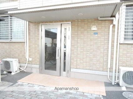 岡山県岡山市北区今２丁目[3LDK/68.31m2]のエントランス1