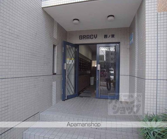 グレーシー西ノ京の玄関写真