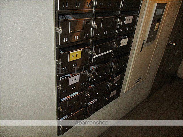 シテイハイツ若山の玄関写真