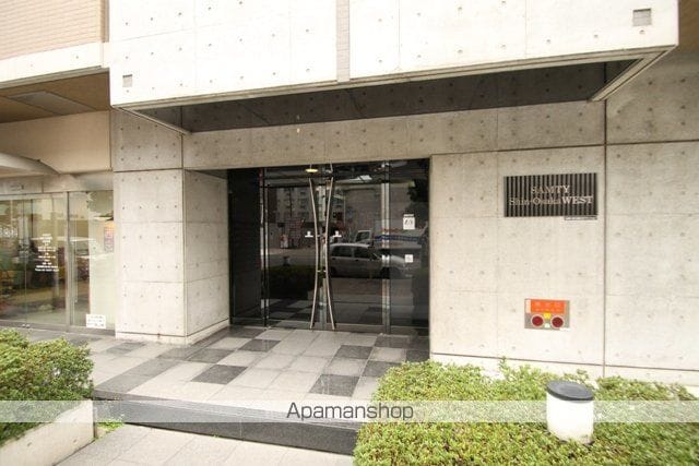 パークモダン新大阪の玄関写真