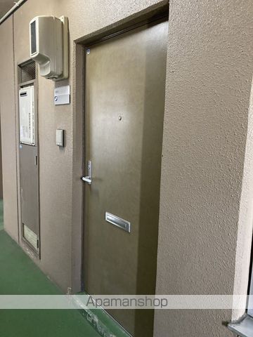 アルベール本町の玄関写真