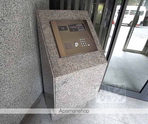 アスヴェル京都三条通の玄関写真
