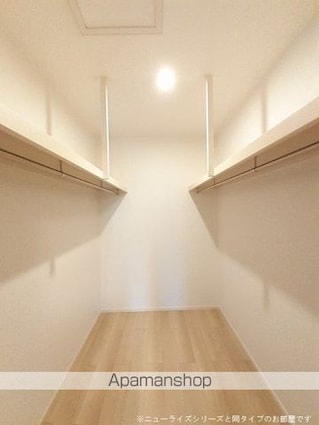 サニーヒル[2LDK/58.6m2]の収納