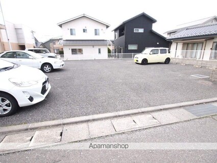 レオパレスナイアガラ[1K/23.18m2]の駐車場