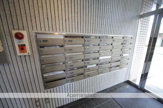 ハイブリッジ日野の玄関写真