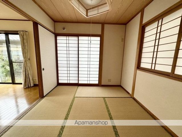 福山市 2階建 築22年の内装写真