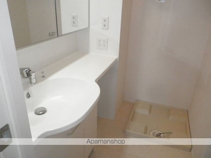 ＬＵＭＩＵＳ[2LDK/52.92m2]の洗面所