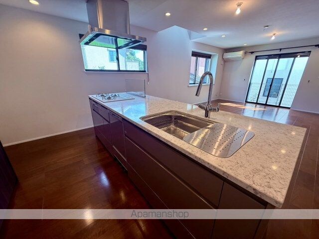 東京都世田谷区成城４丁目[3LDK/106.8m2]のキッチン