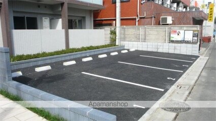 フォーチュン　ドゥミール[1K/28.3m2]の駐車場