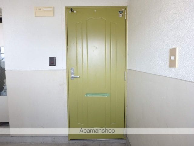 ビレッジハウス岩村田1号棟の玄関写真