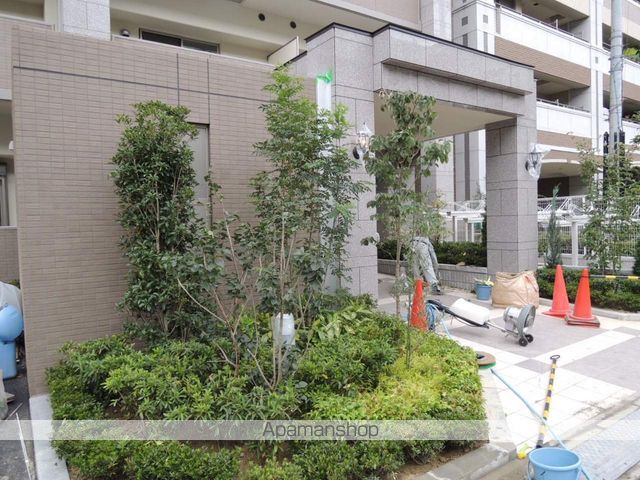 小西マンションの玄関写真