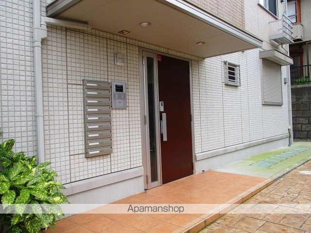 ＪＲ内房線 君津駅 徒歩21分 3階建 築14年の玄関写真