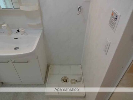 リビングタウン鳴滝　Ｄ[1LDK/62.1m2]の内装3