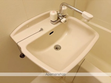 レオパレスパークサイド足立入谷[1K/26.08m2]の洗面所