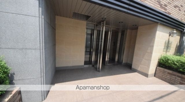 ラクラス杉並方南町の玄関写真