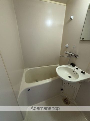 見本林ハイツB棟の内装写真