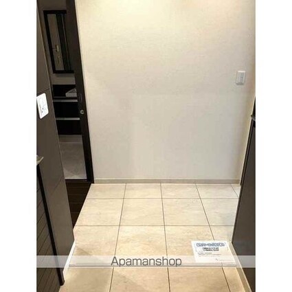 セントラルガーデン・レジデンスＡ棟[2LDK/75.28m2]の玄関